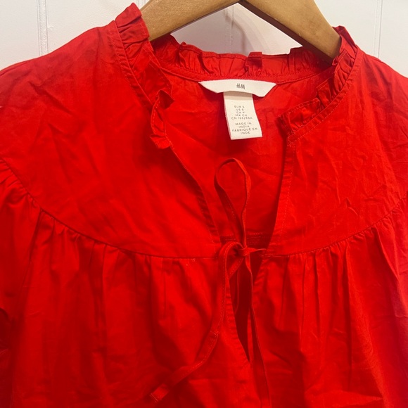 H&M Ruffle Shoulder Blouse - Picture 1 of 4